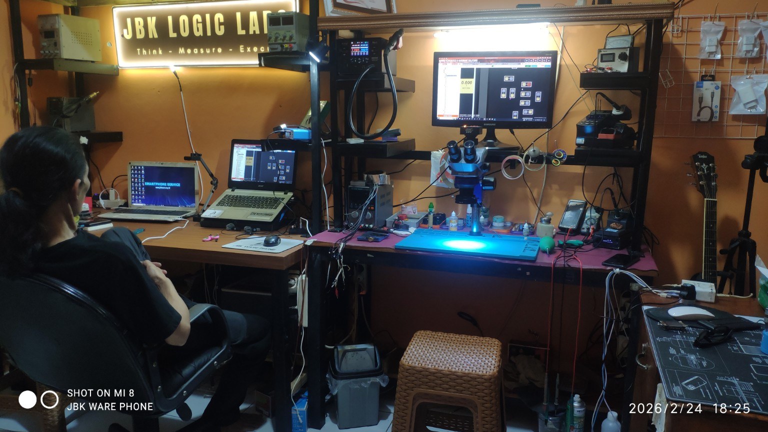 Ruang praktik reparasi smartphone